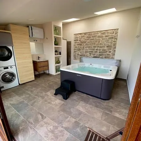 Apartment Ca La Maru Amb Jacuzzi Comunitari Pis1